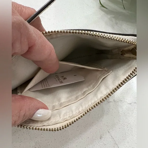 COACH Zippered Weistlet - Picture 5 of 7